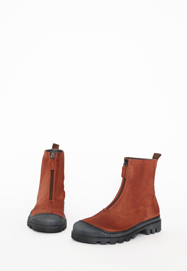 Lofina - Boots in sude with front zipper