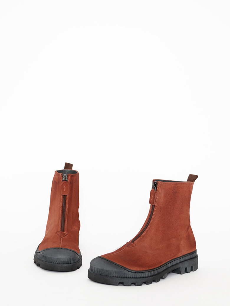 Lofina - Boots in sude with front zipper