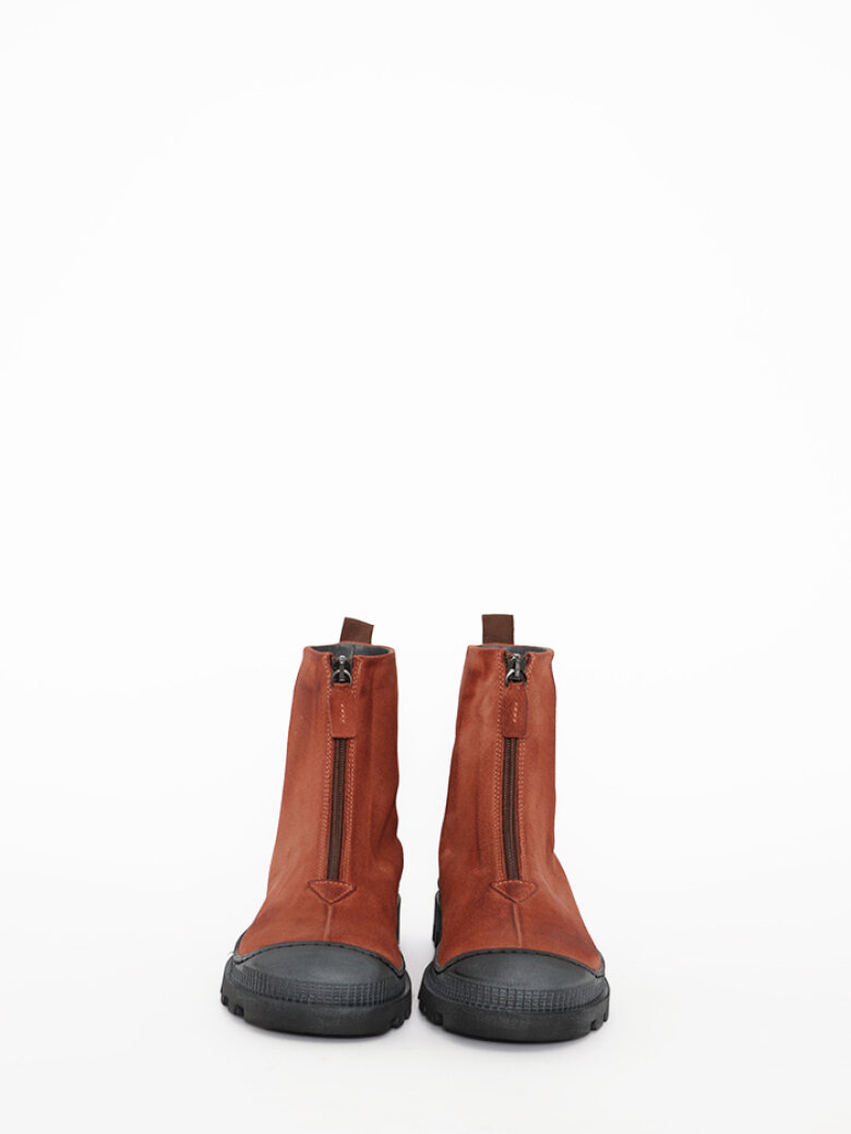 Lofina - Boots in sude with front zipper