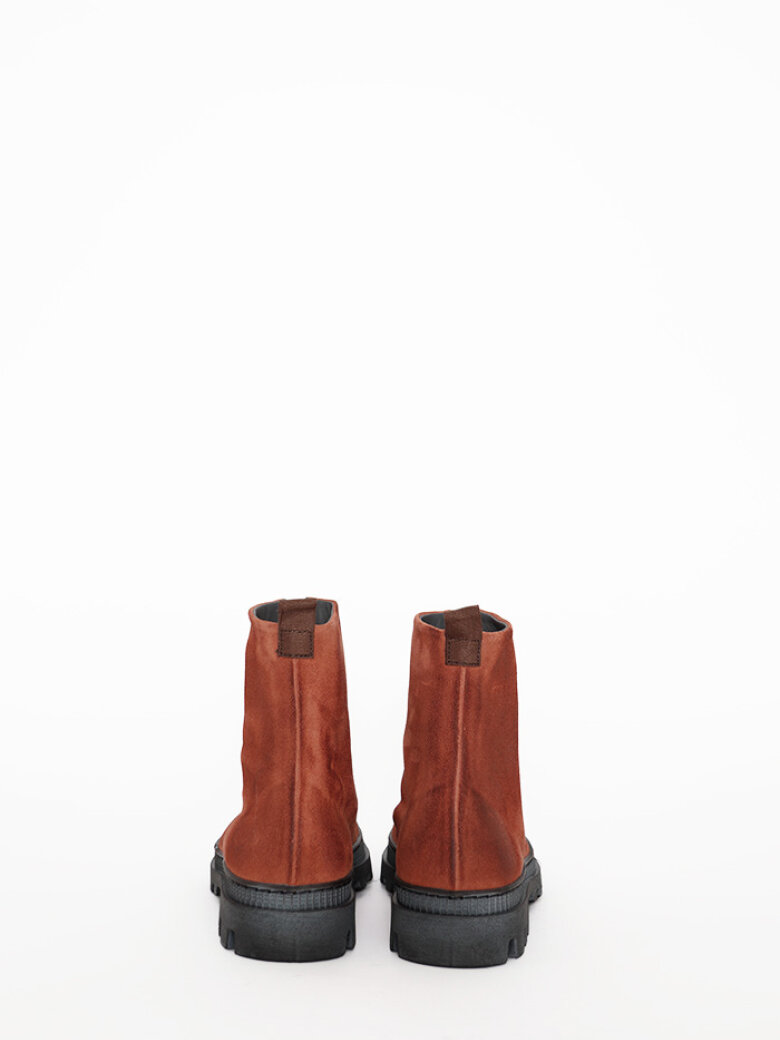 Lofina - Boots in sude with front zipper