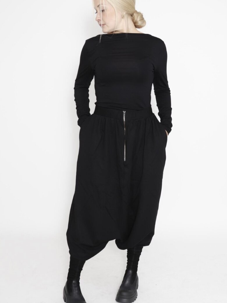 Sort Aarhus - Wide baggy trousers with zipper and elastic