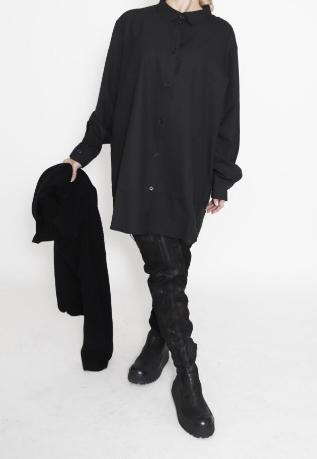 Sort Aarhus - Oversized fit shirt with buttons