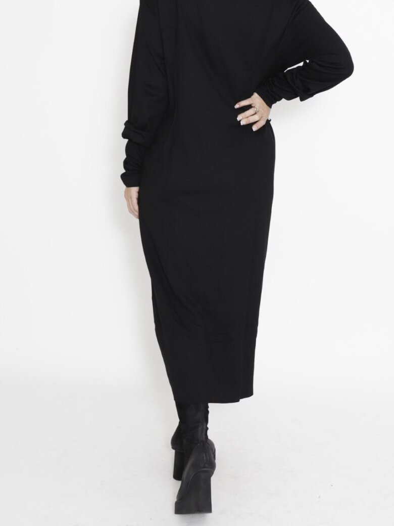 Sort Aarhus - Long cardigan with v-neck and button closure