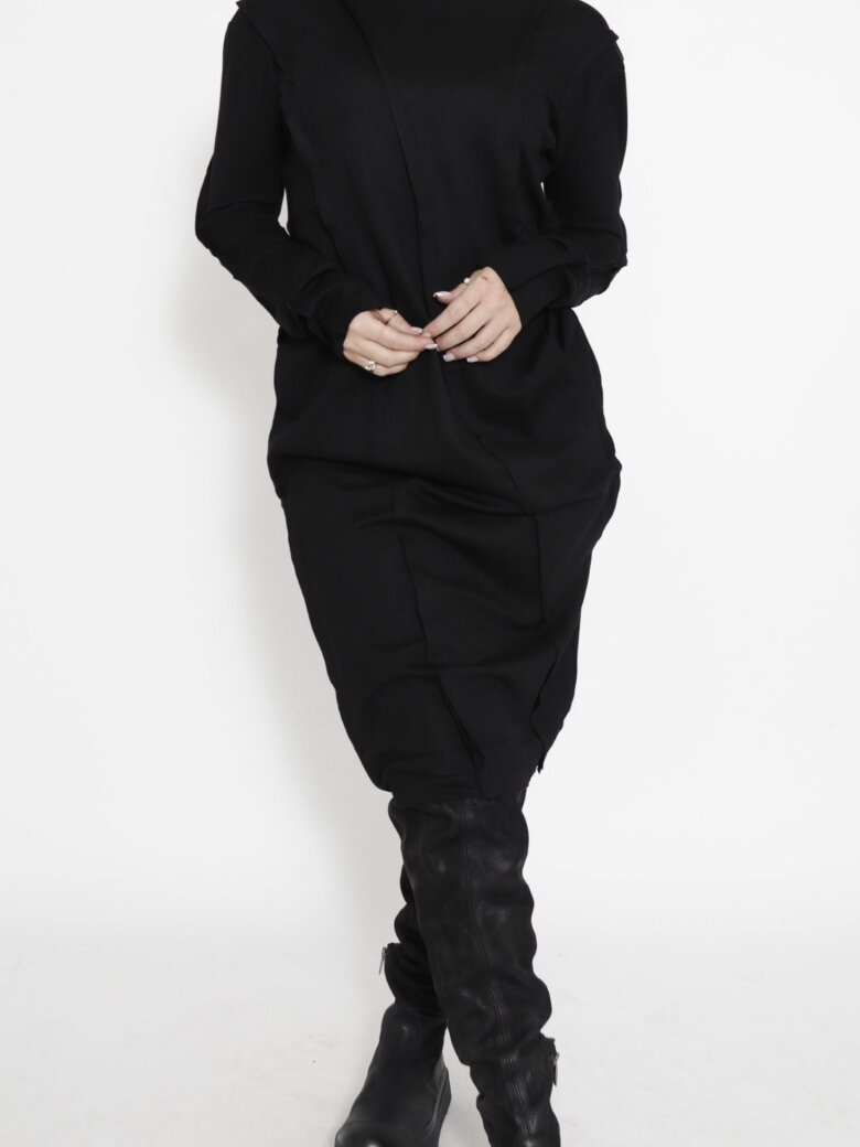 Sort Aarhus - Tight dress with long sleeves and high neck