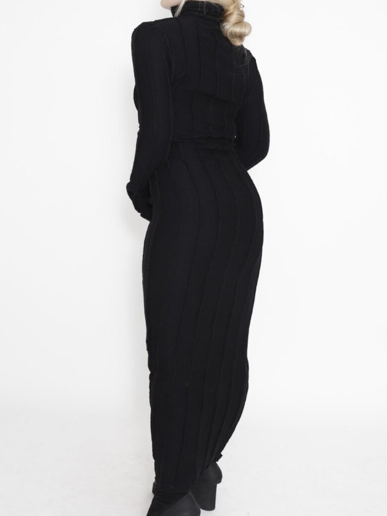 Sort Aarhus - Long dress in rib with long sleeves and high neck