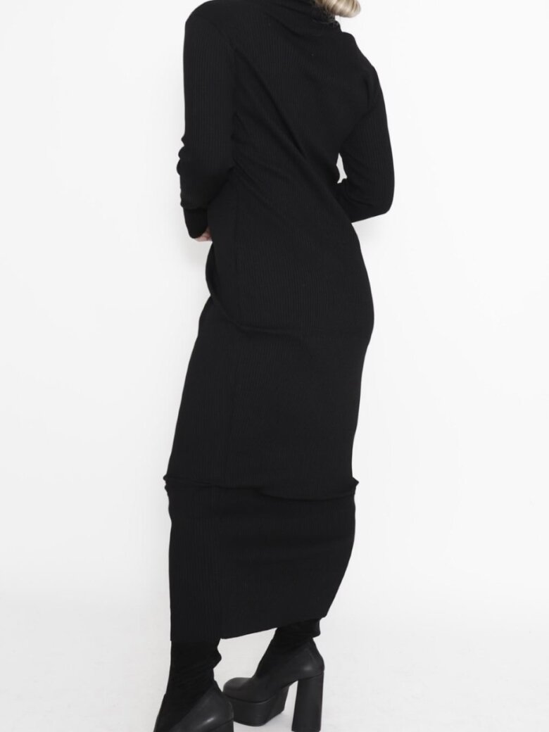 Sort Aarhus - Long dress in wide rib with thumb opening and high neck
