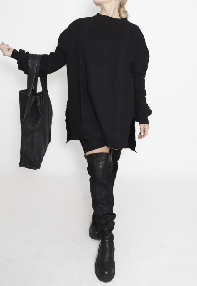 Sort Aarhus - Oversize sweatshirt with asymmetrical length