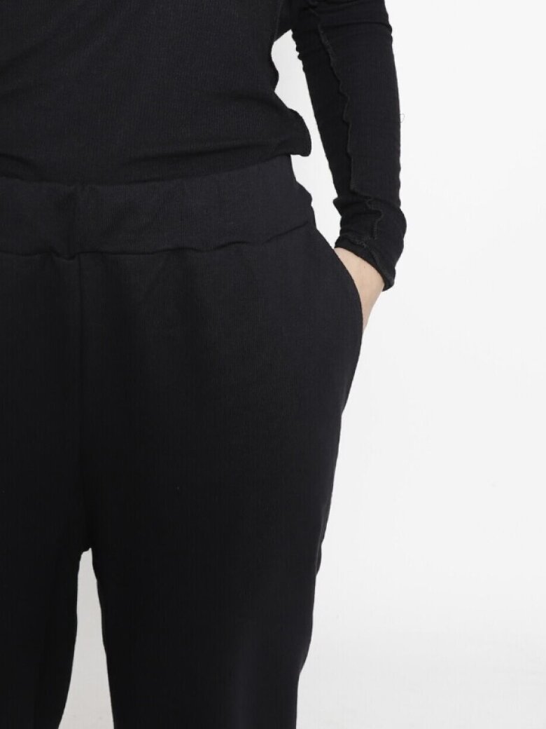 Sort Aarhus - Trousers with pockets front and back and elastic in the waist