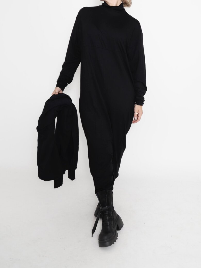 Sort Aarhus - Baggy jumpsuit with a high neck
