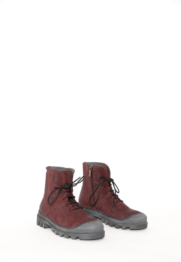 Lofina - Short boot with laces and zipper