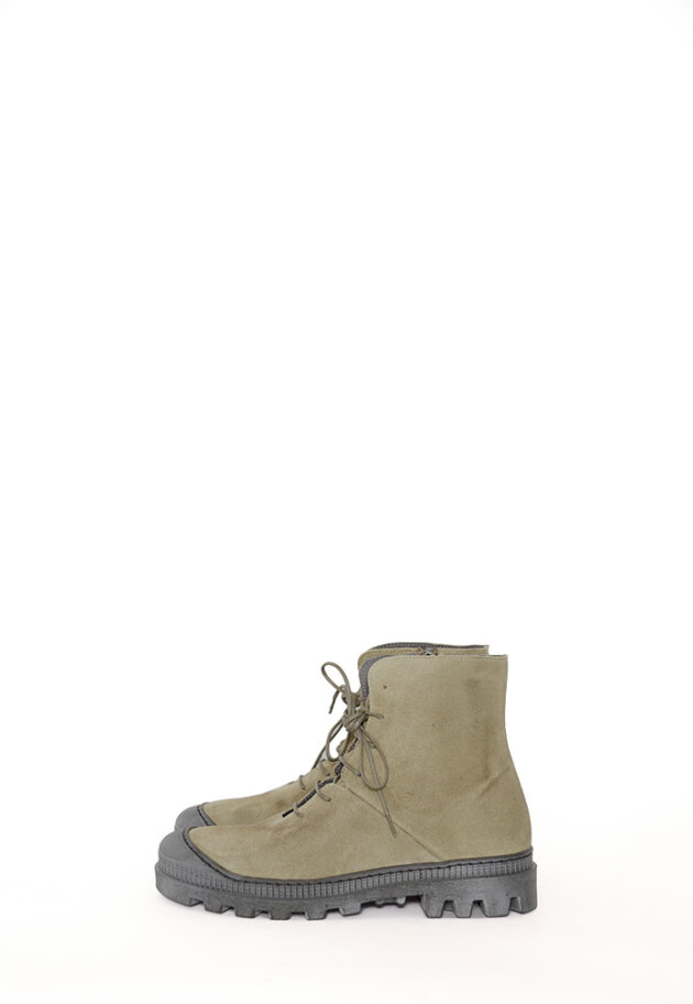 Lofina - Short boot with laces and zipper