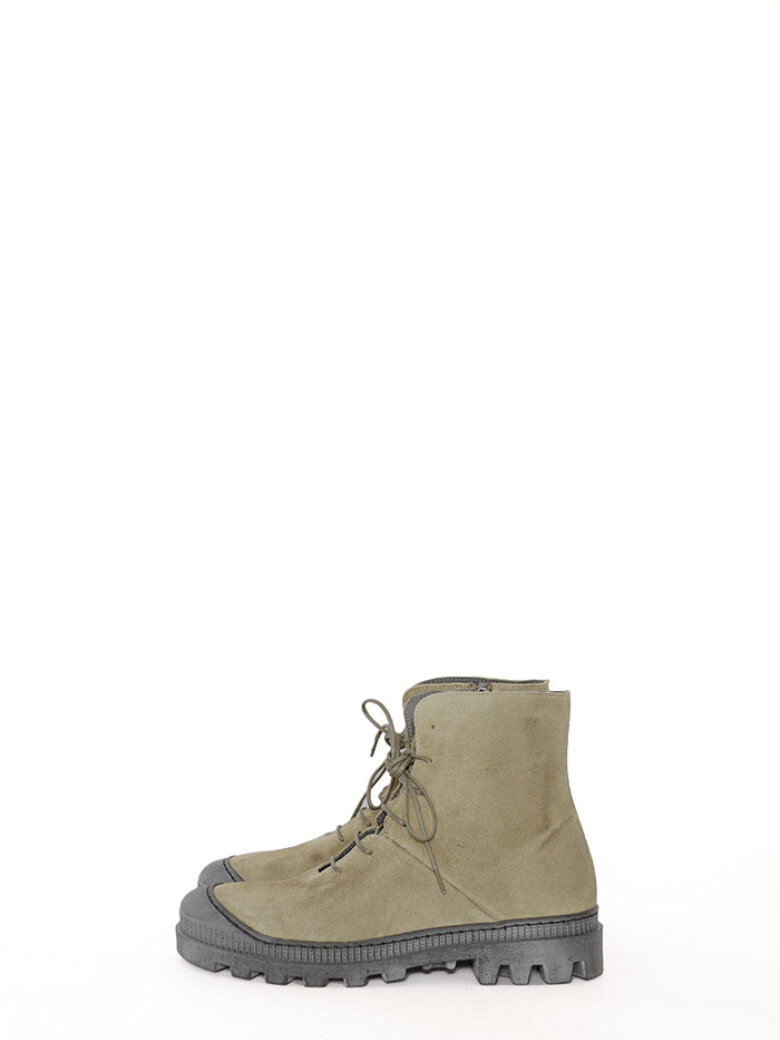 Lofina - Short boot with laces and zipper