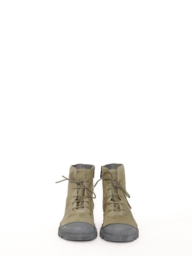 Lofina - Short boot with laces and zipper