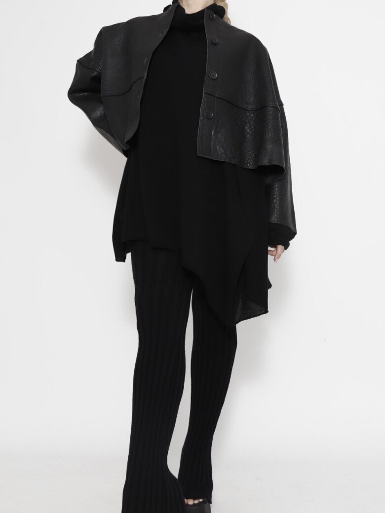 Sort Aarhus - Shrunked leather jacket with front buttons