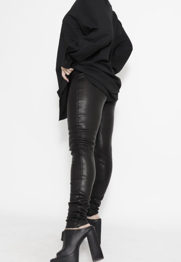 Sort Aarhus - Mid waist stretch leather leggings 