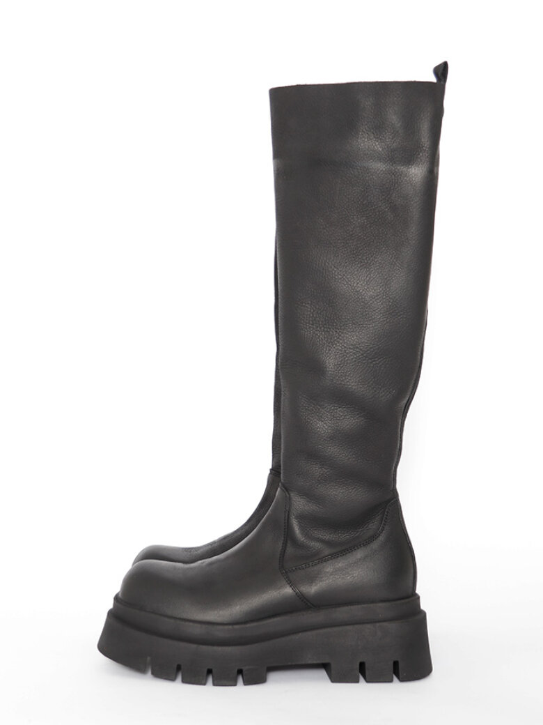 Lofina - Long boot with a zipper