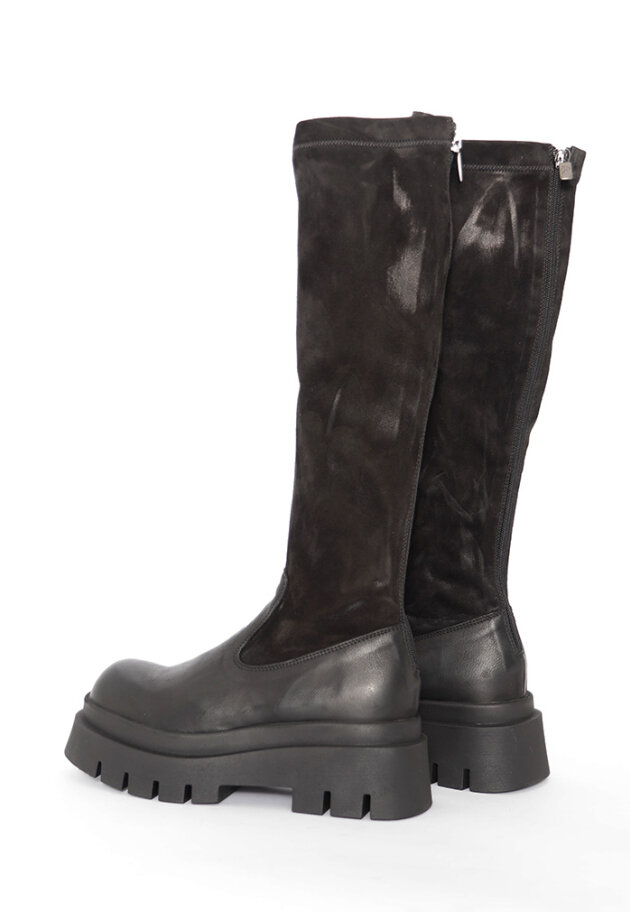 Lofina - Long boot with suede stretch skin and a zipper