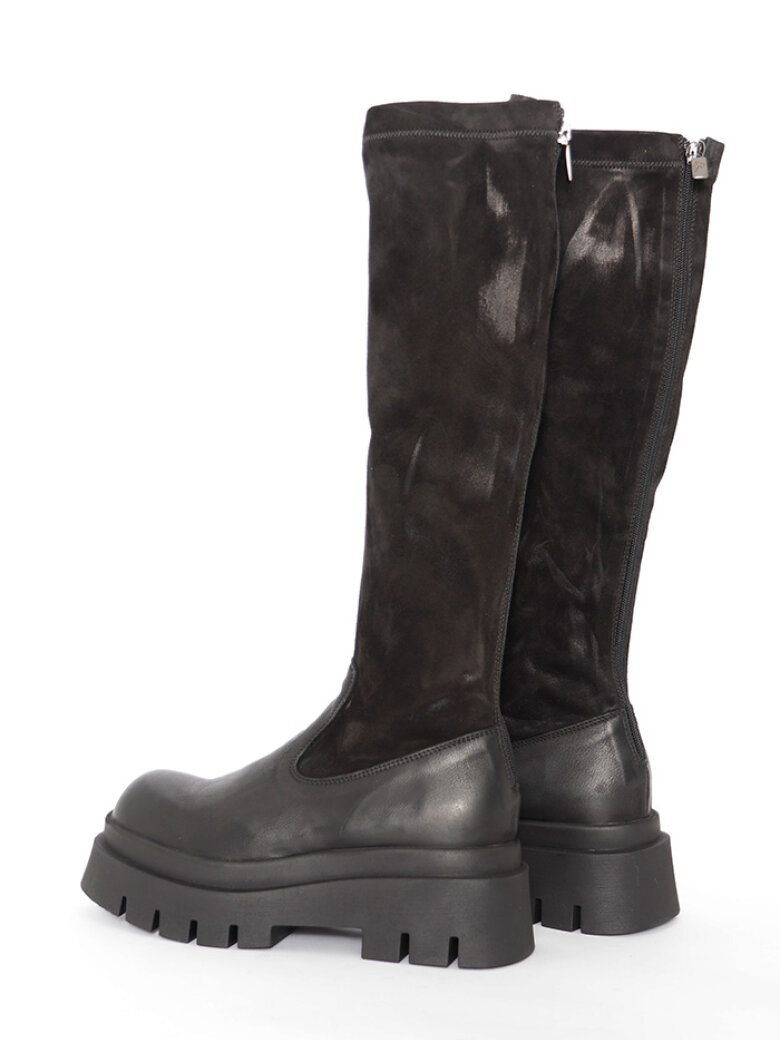 Lofina - Long boot with suede stretch skin and a zipper