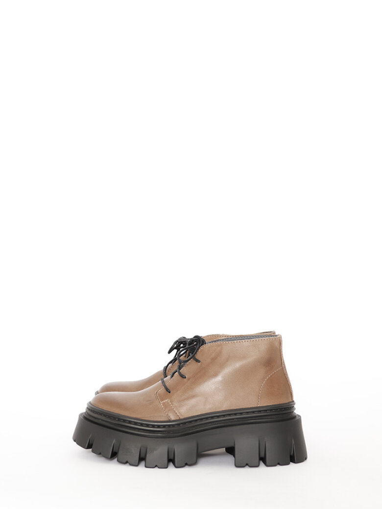 Lofina - Short boot with laces