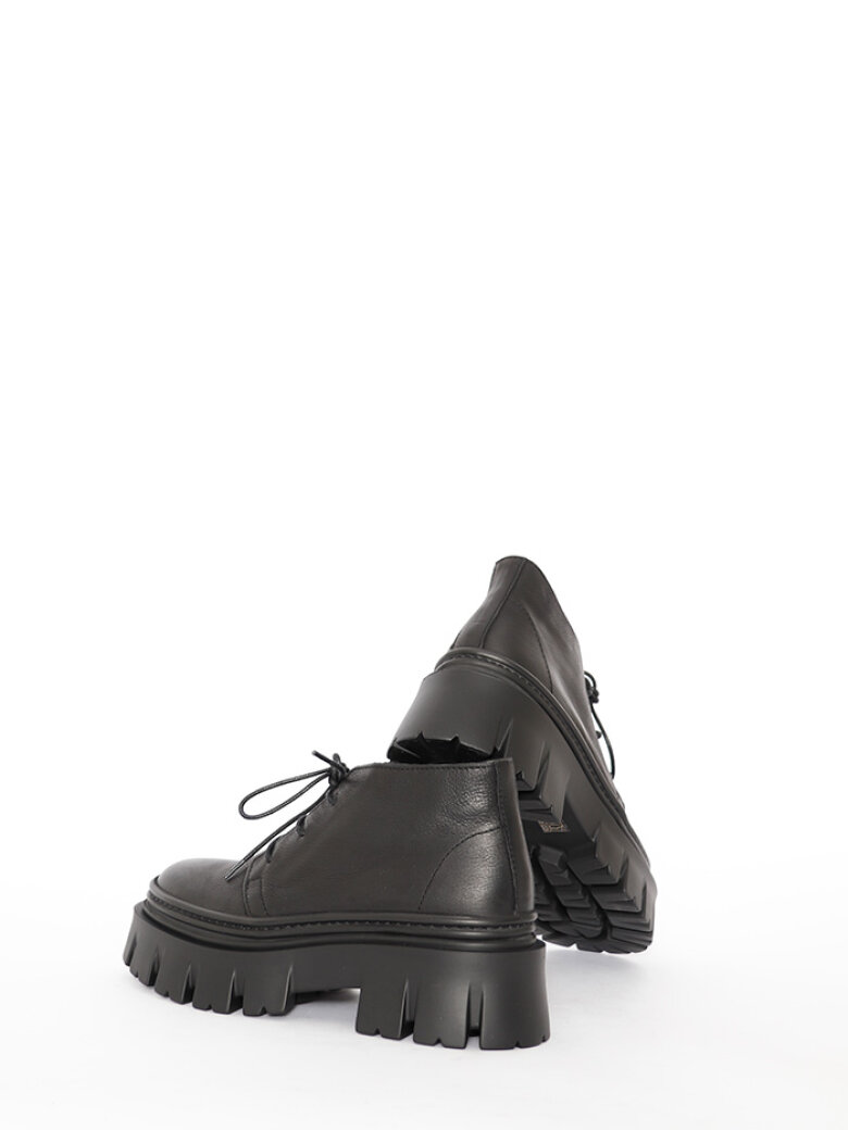 Lofina - Short boot with laces