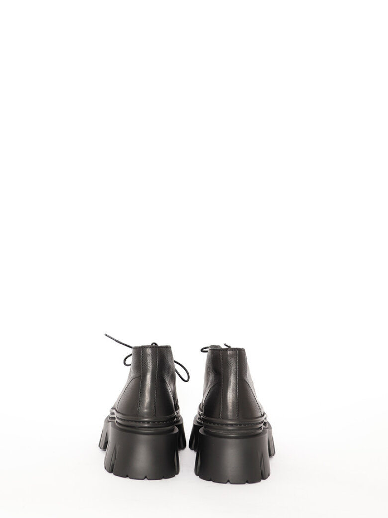 Lofina - Short boot with laces