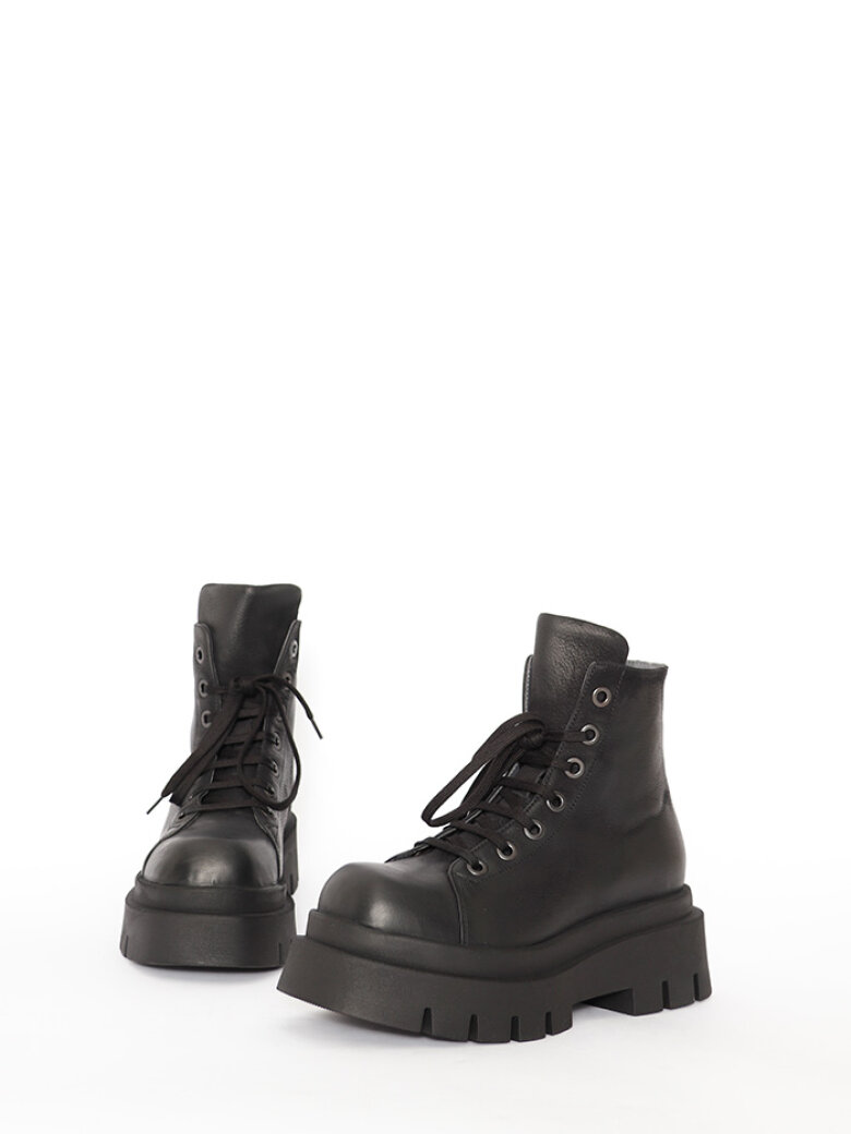 Lofina - Boot with laces