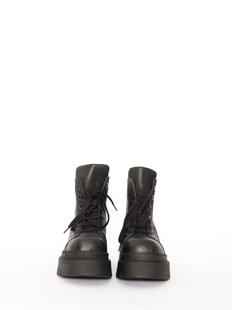 Lofina - Boot with laces