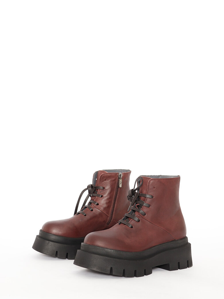 Lofina - Boot with laces and zipper