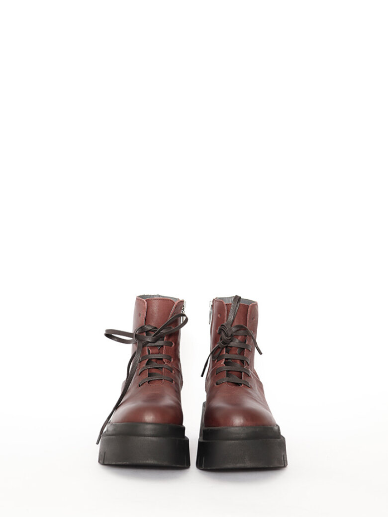 Lofina - Boot with laces and zipper