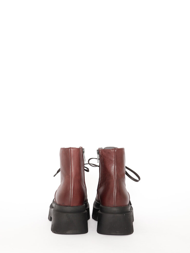 Lofina - Boot with laces and zipper