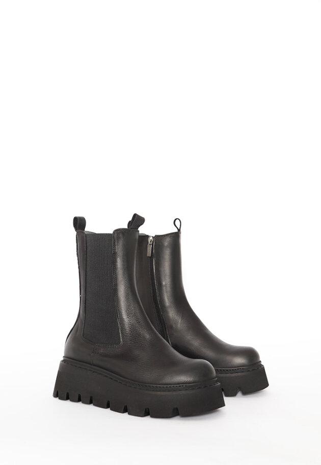 Lofina - Chelsea boot with elastic and zipper