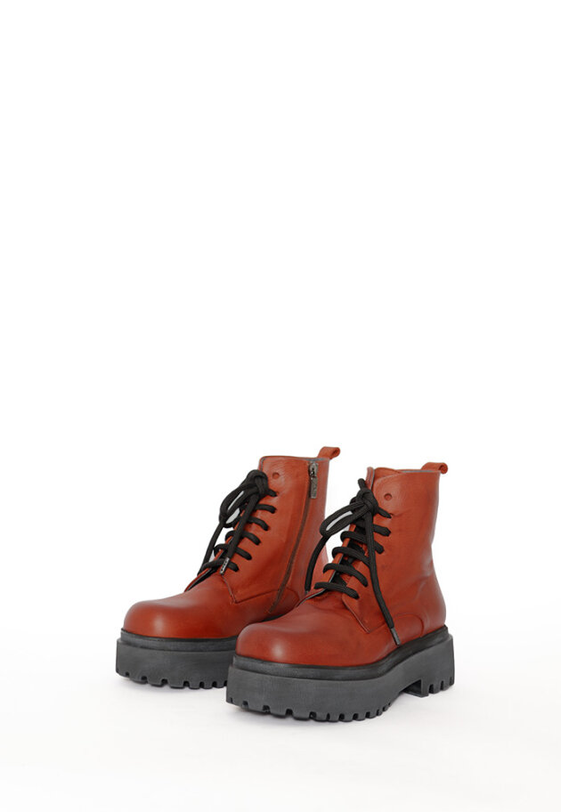 Lofina - Boot with laces and zipper