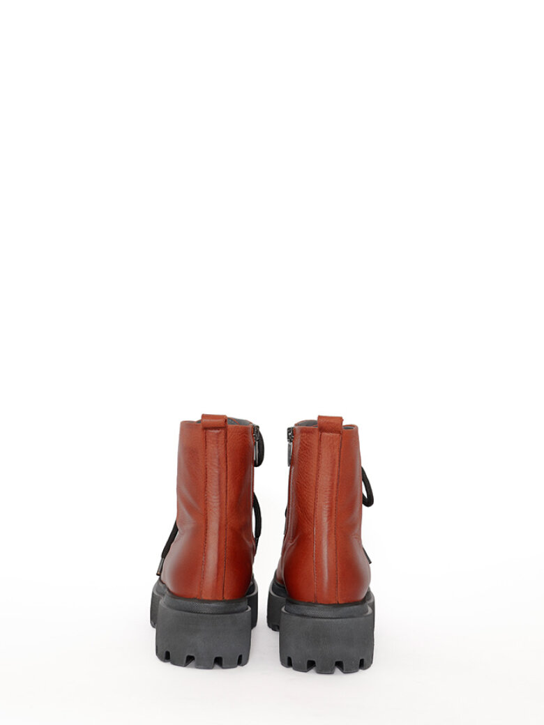 Lofina - Boot with laces and zipper