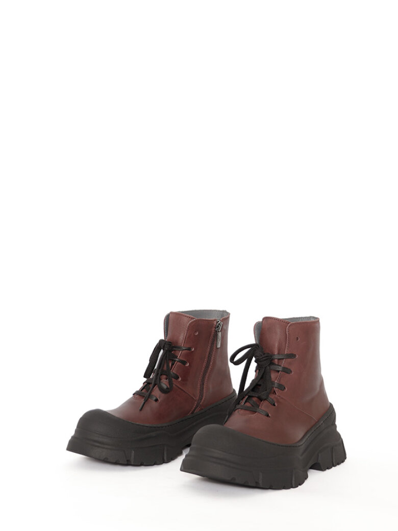 Lofina - Boot with laces and zipper