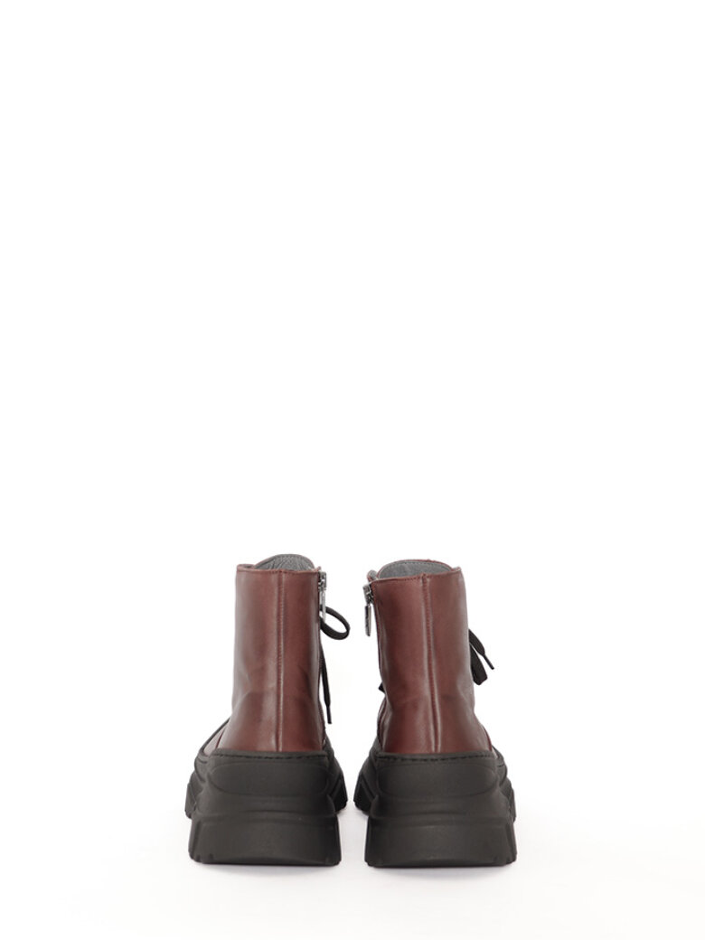 Lofina - Boot with laces and zipper