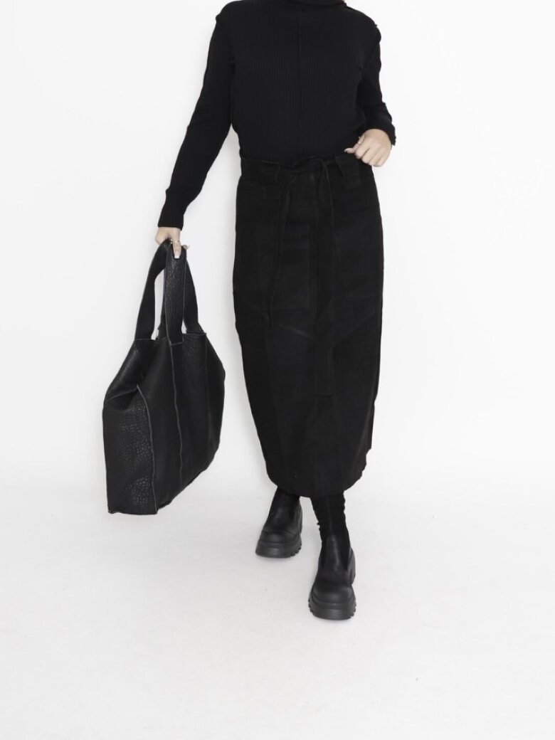 Sort Aarhus - Skirt in suede with a tie belt