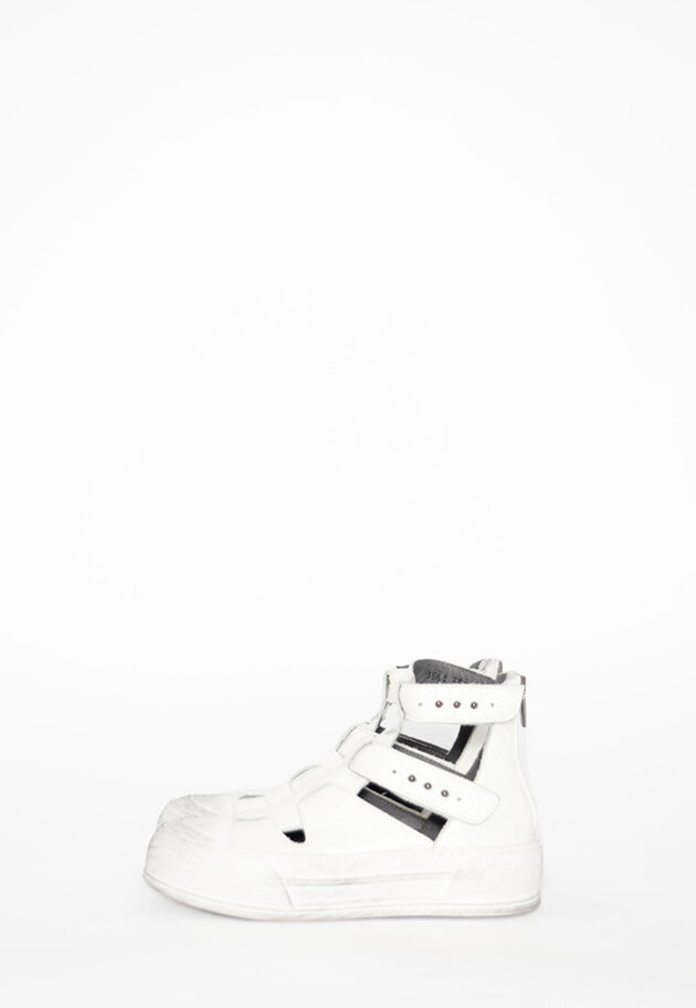 Open shoe with zipper