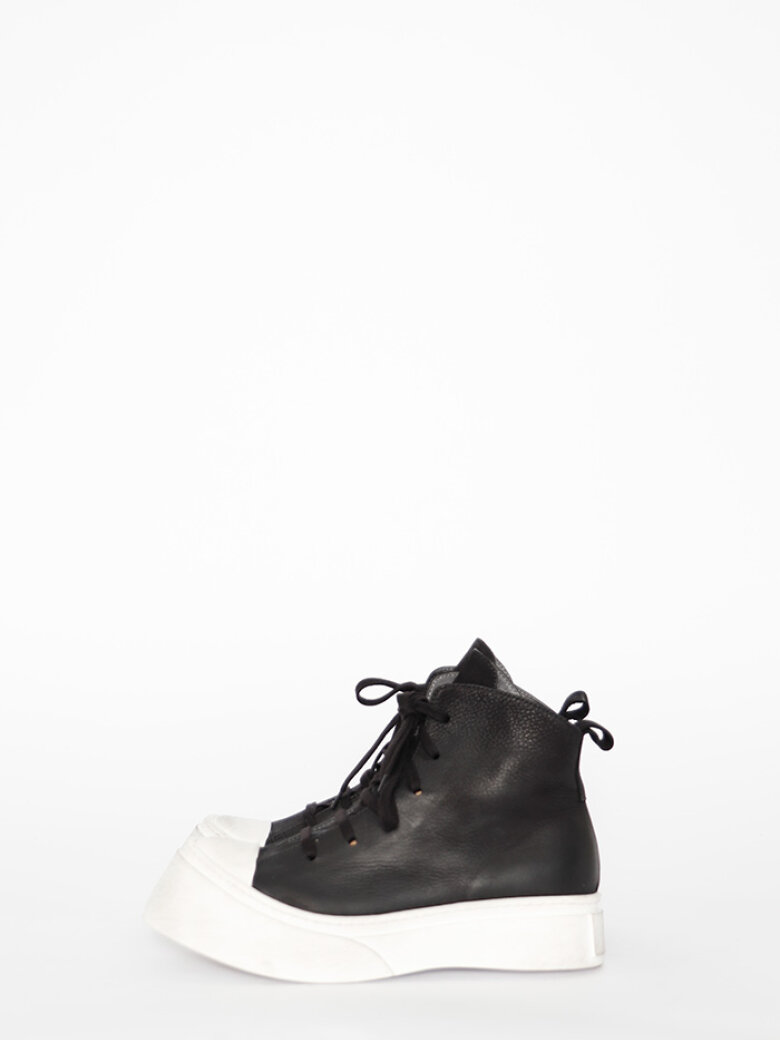 Lofina - Shoe with laces