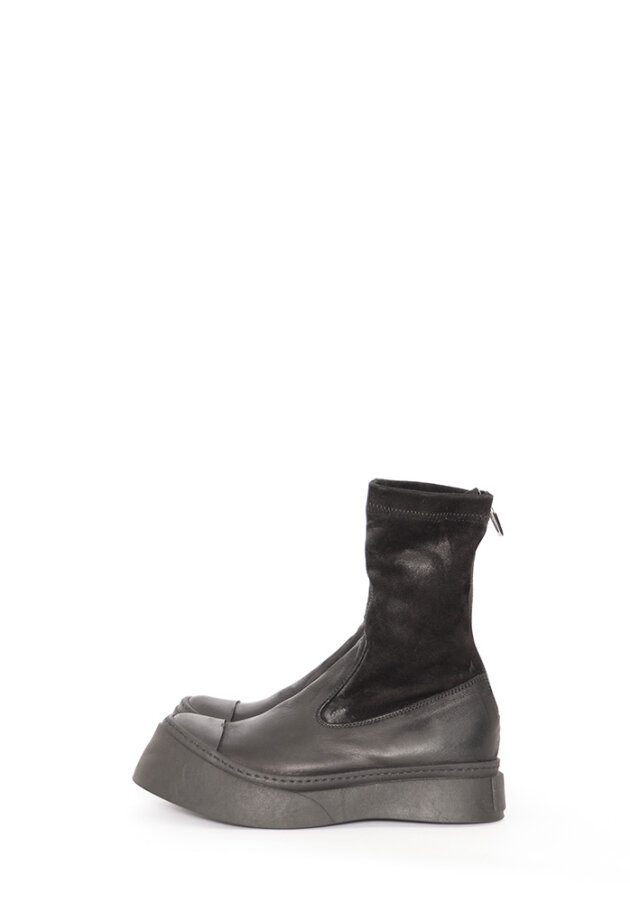 Lofina - Boot in suede with back zipper