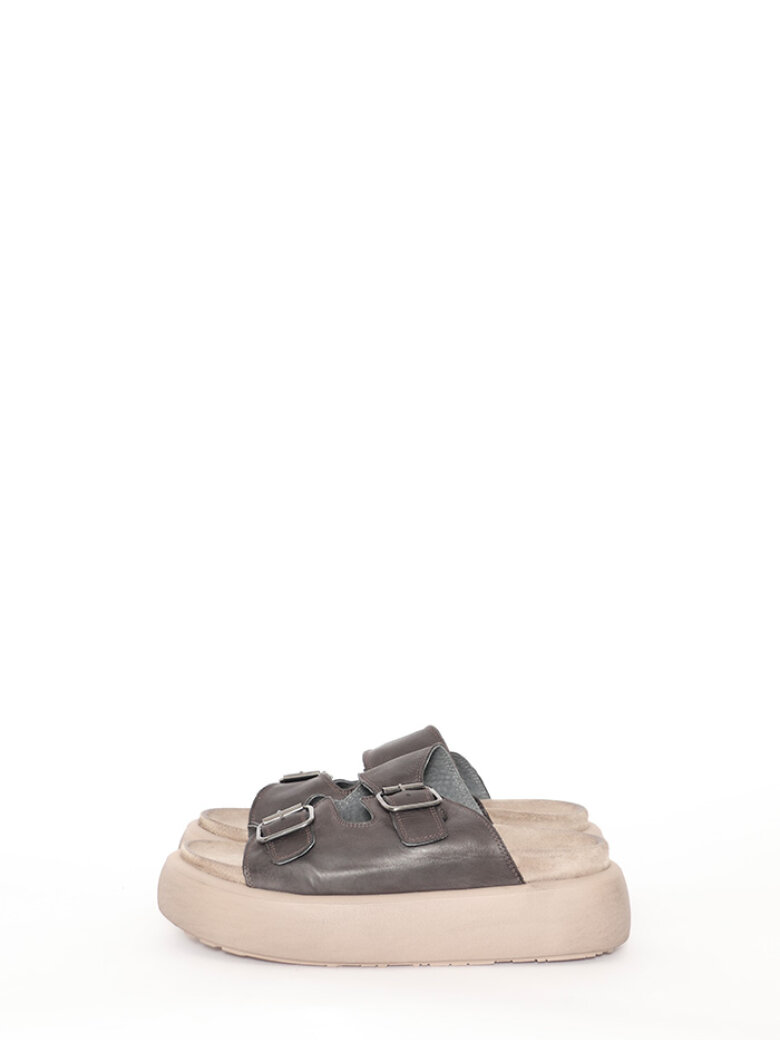 Lofina - Sandal with buckles