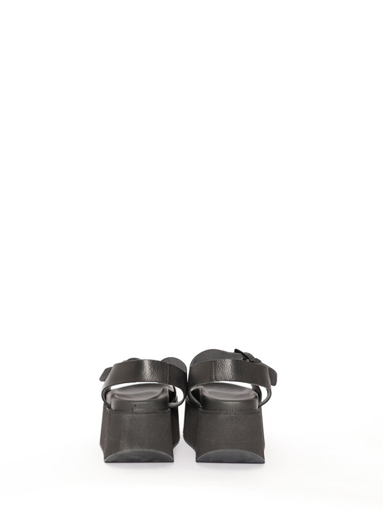 Lofina - Sandal with buckles
