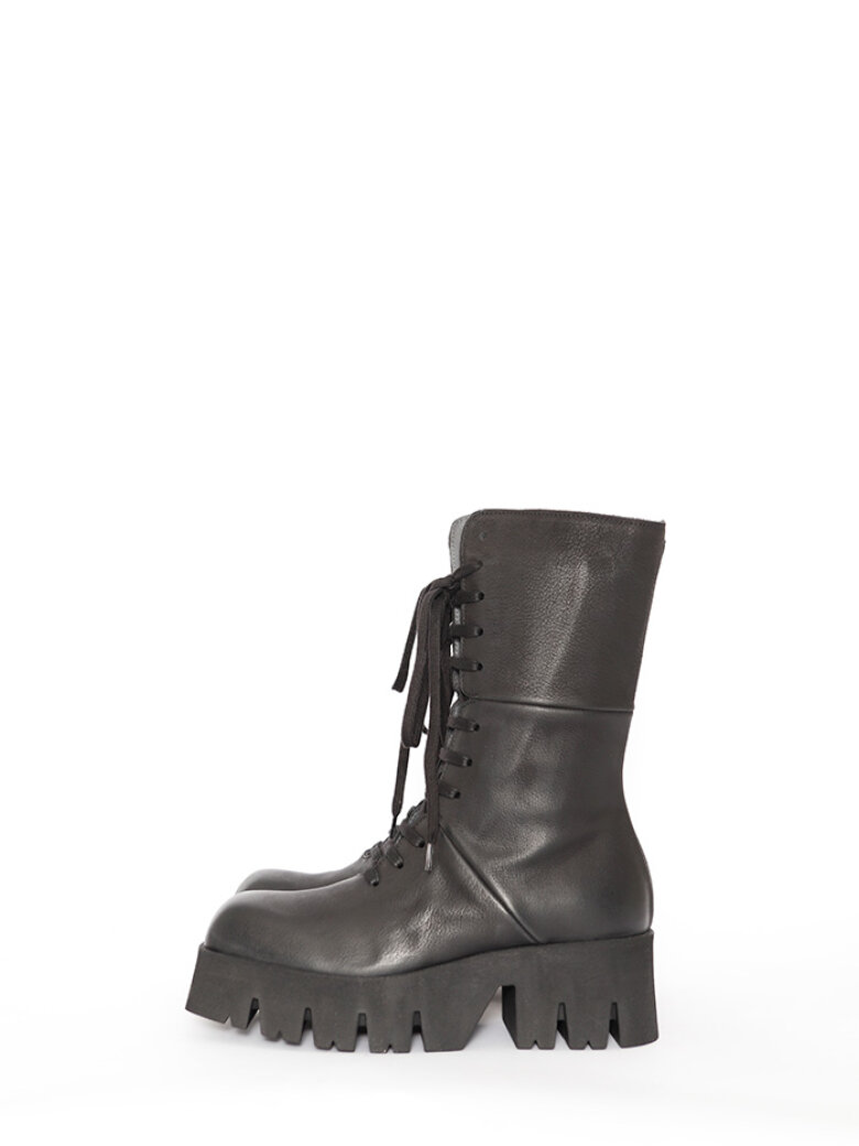 Lofina - Boot with laces and zipper