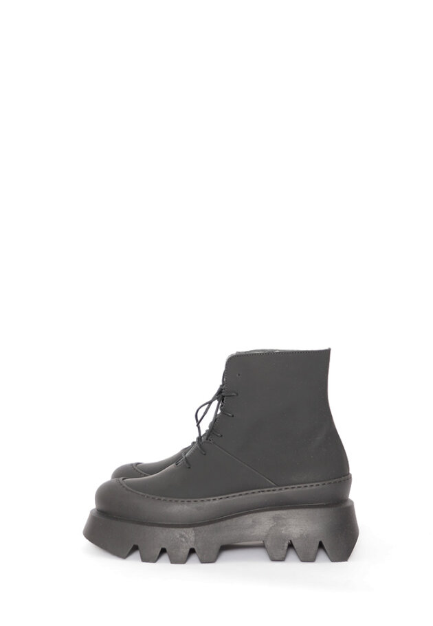 Lofina - Boot with laces and zipper