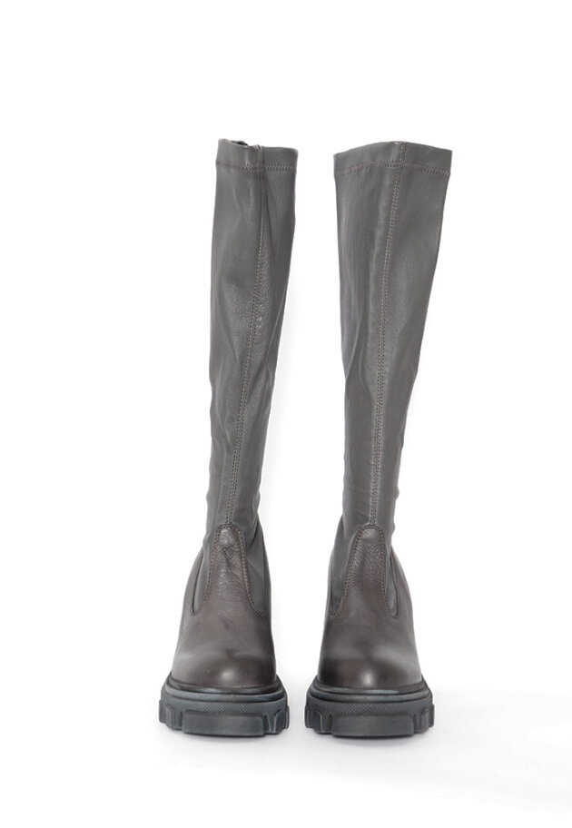 Lofina - Long boot with heel and stretch skin
