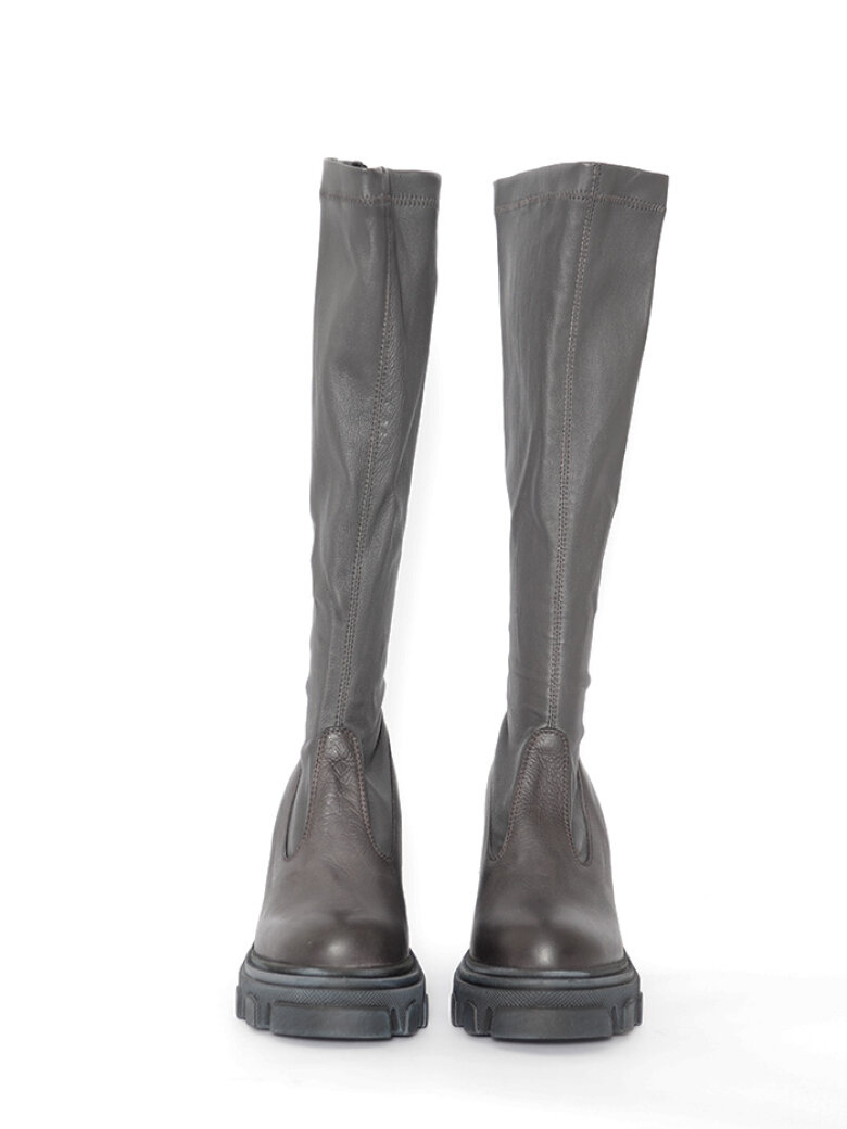 Lofina - Long boot with heel and stretch skin