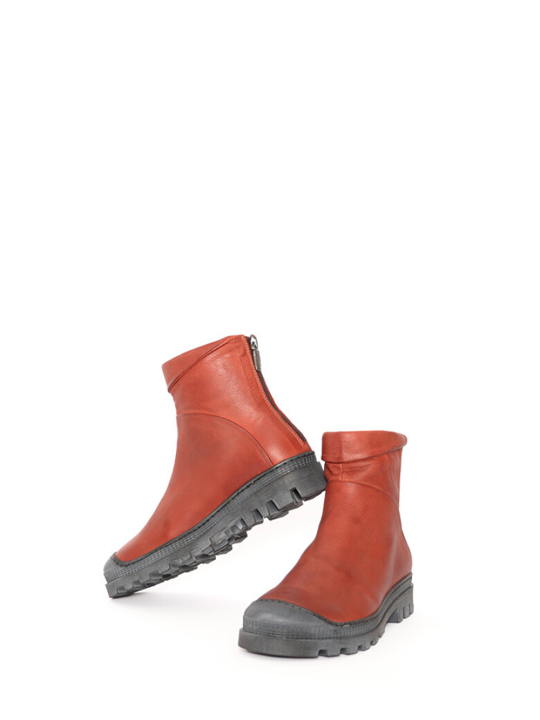 Lofina - Boot with back zipper