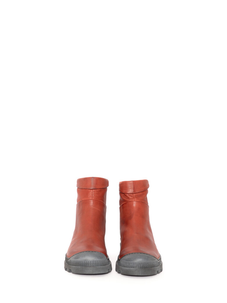 Lofina - Boot with back zipper