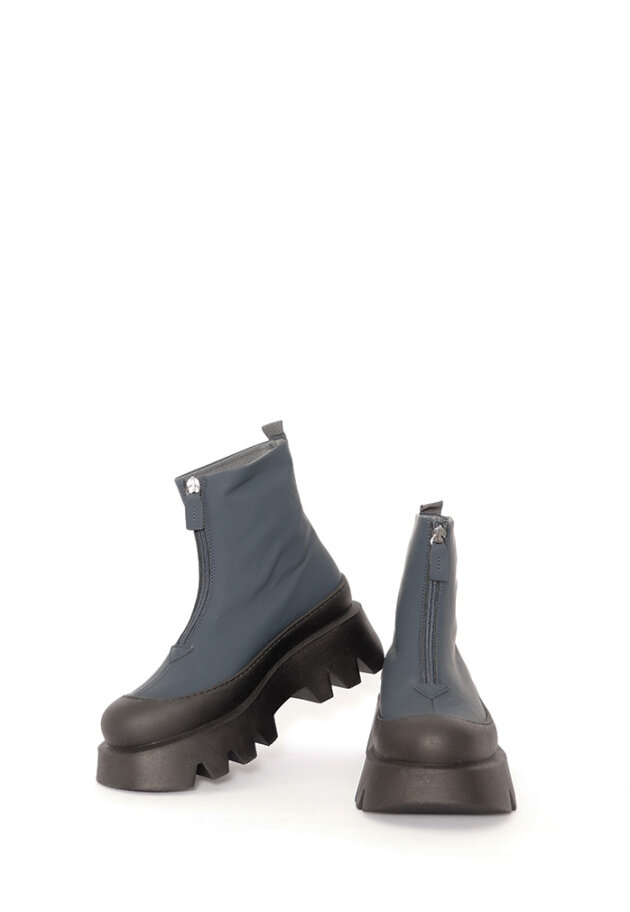 Lofina - Boot with front zipper