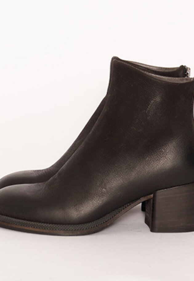 Lofina - Bootie with a leather sole