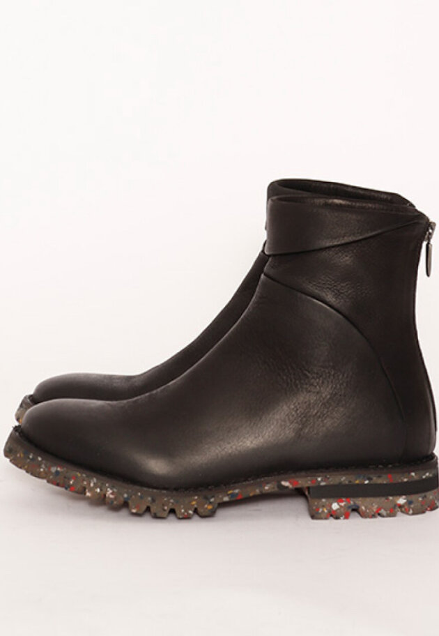 Lofina - Bootie with a recycle sole 